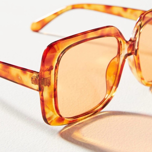 AIRE Cassiopeia Square Oversized Sunglasses in Vintage Tortoiseshell - Picture 3 of 7